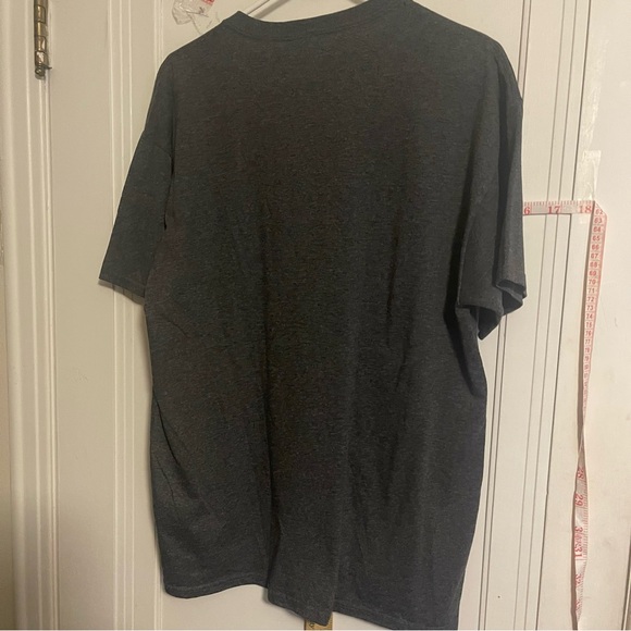 Spoiler Alert. Men’s Large - Picture 4 of 7